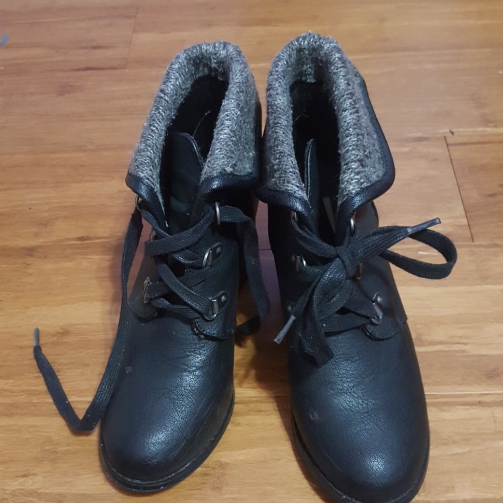 Boots - Picture 2 of 3